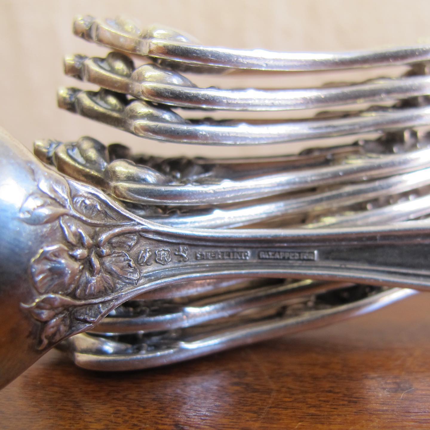 Ten Art Nouveau sterling silver Reed & Barton teaspoons, c. 1900, ‘Poppies’ pattern or possibly the ‘Les 5 Fleurs'