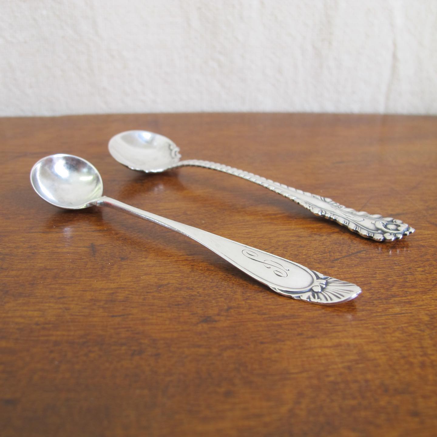 Two Edwardian / Victorian sterling Gorham salt cellar spoons, monogrammed G (I think), c. 1900