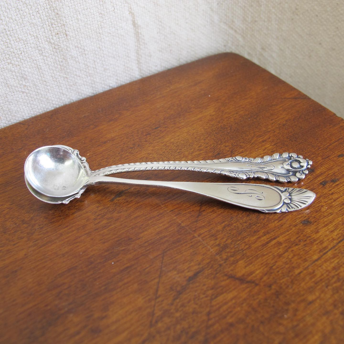 Two Edwardian / Victorian sterling Gorham salt cellar spoons, monogrammed G (I think), c. 1900