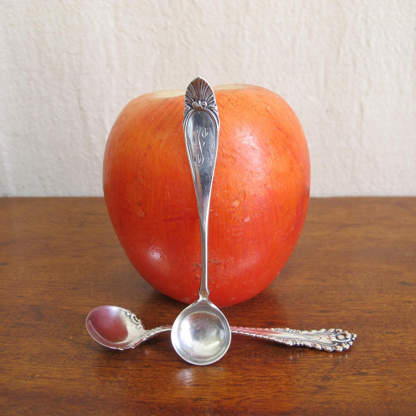 Two Edwardian / Victorian sterling Gorham salt cellar spoons, monogrammed G (I think), c. 1900