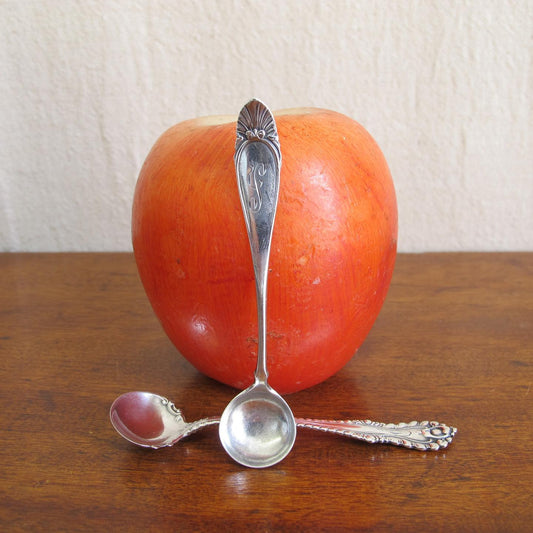 Two Edwardian / Victorian sterling Gorham salt cellar spoons, monogrammed G (I think), c. 1900