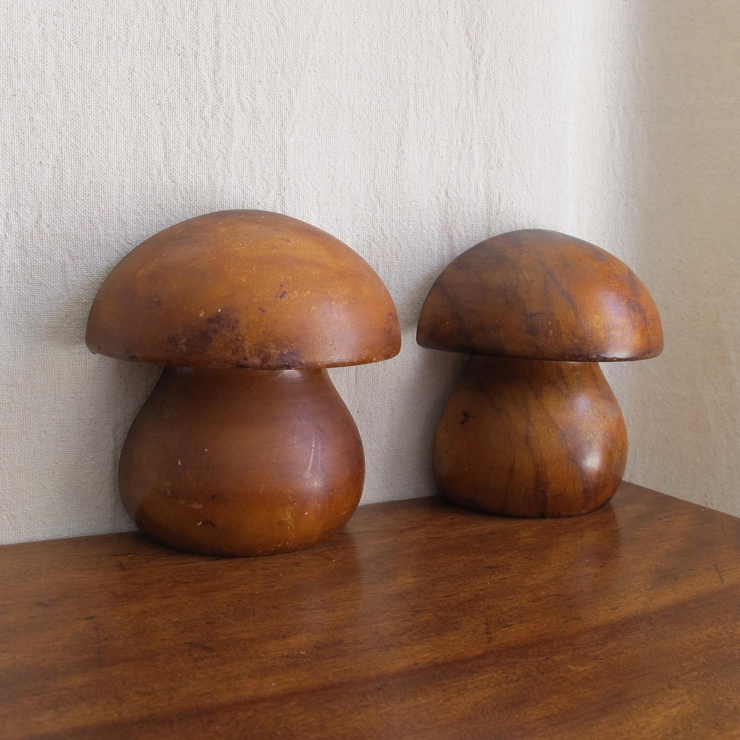 Large mushroom or toadstool form Italian alabaster bookends, c. 1950s 1960s