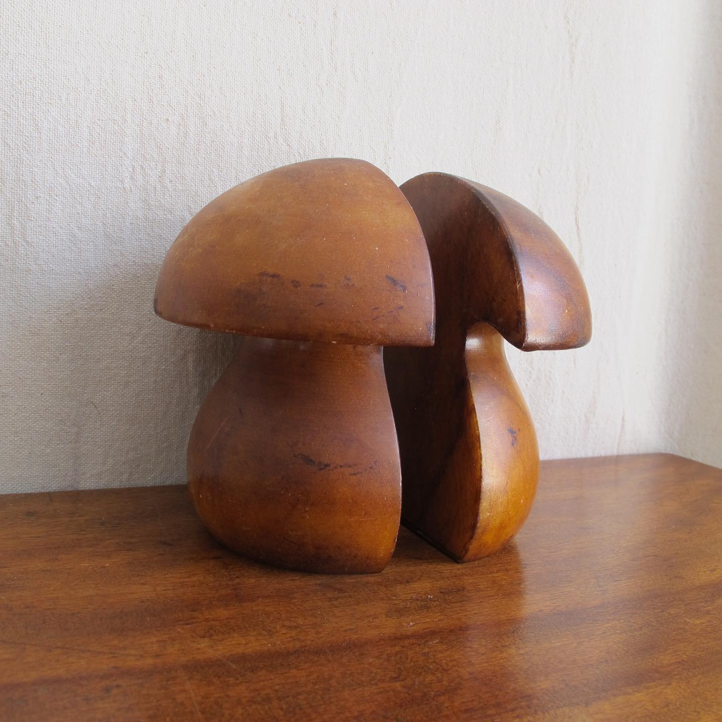 Large mushroom or toadstool form Italian alabaster bookends, c. 1950s 1960s