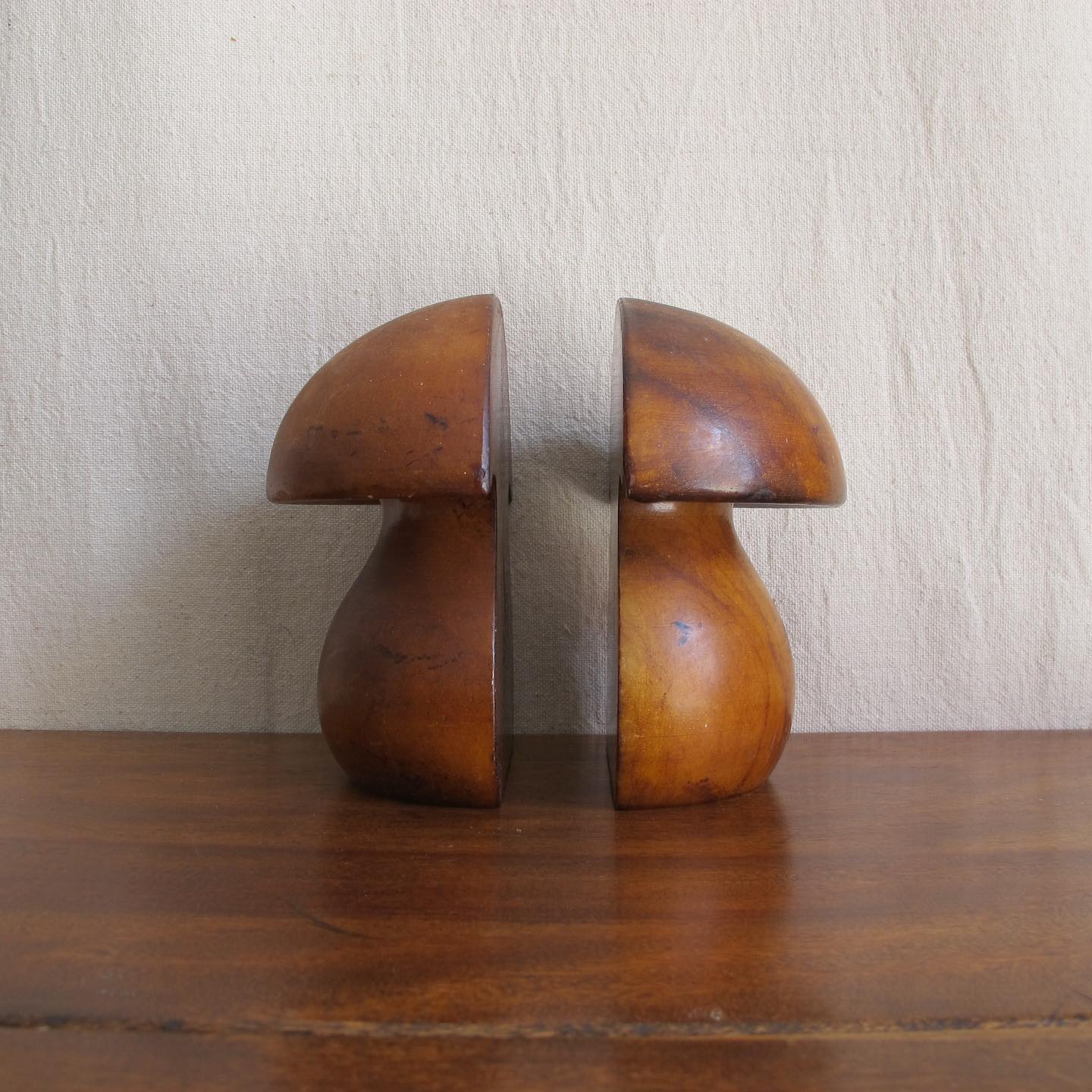 Large mushroom or toadstool form Italian alabaster bookends, c. 1950s 1960s