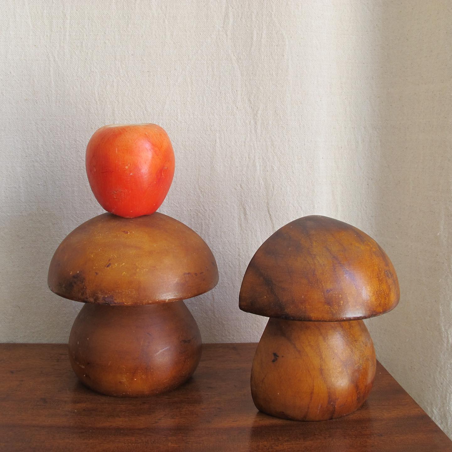 Large mushroom or toadstool form Italian alabaster bookends, c. 1950s 1960s