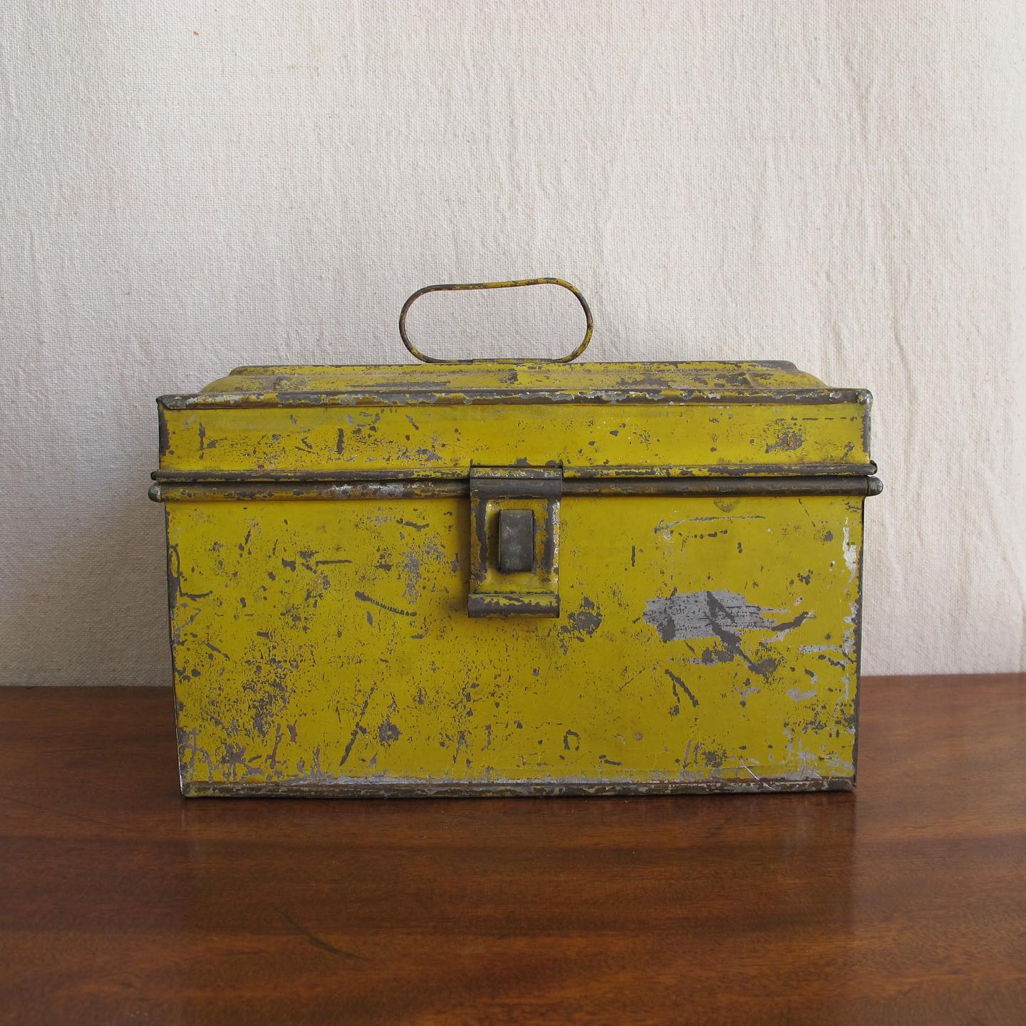 Rare canary yellow tole / tinware box, original surface, 19th century