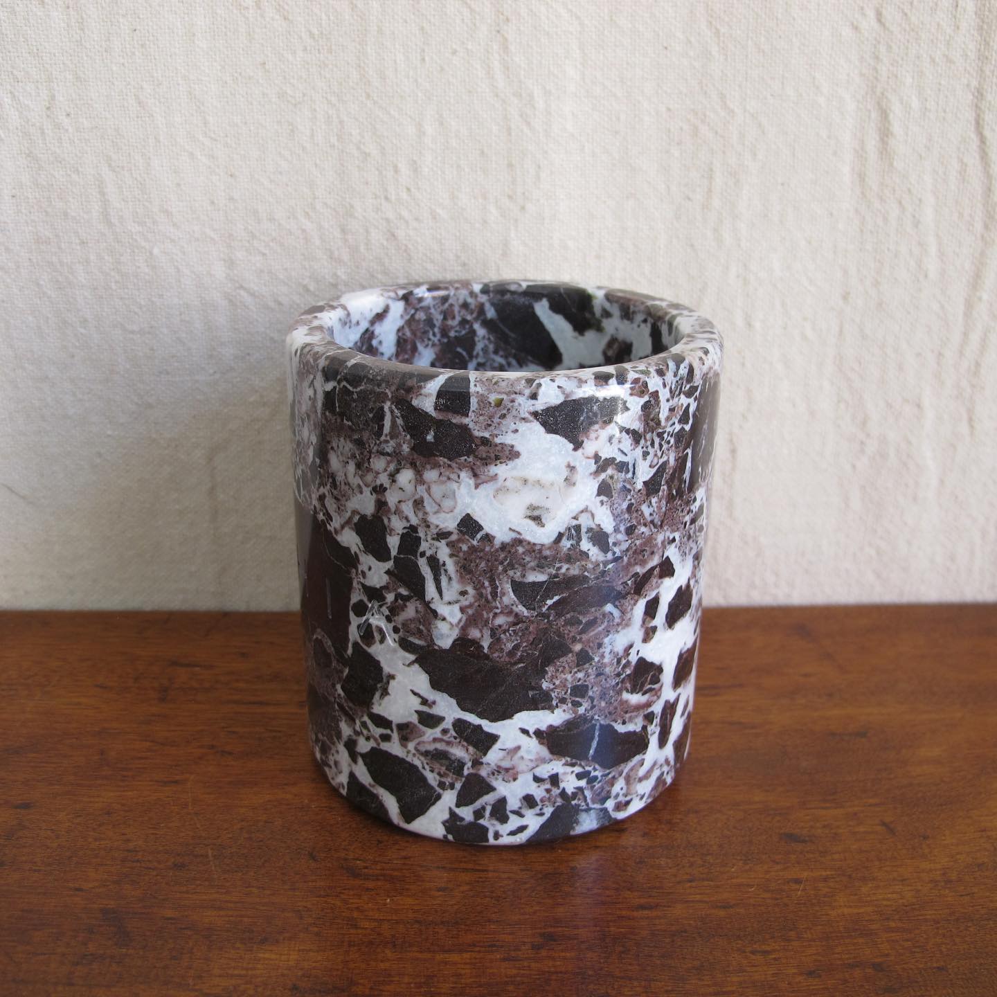 Marble vessel by DONGHIA of very fine specimen marble 1970s 1980s Angelo Donghia