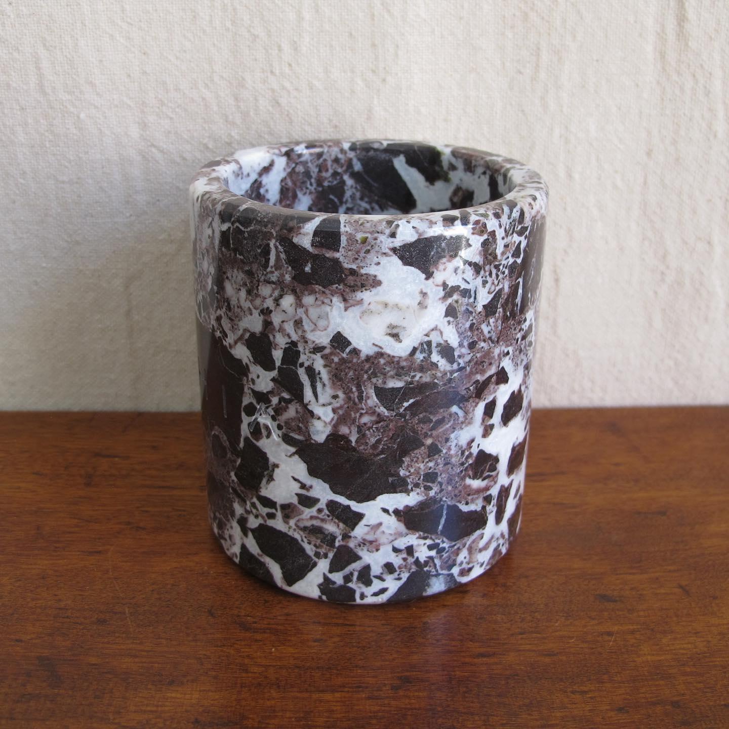 Marble vessel by DONGHIA of very fine specimen marble 1970s 1980s Angelo Donghia