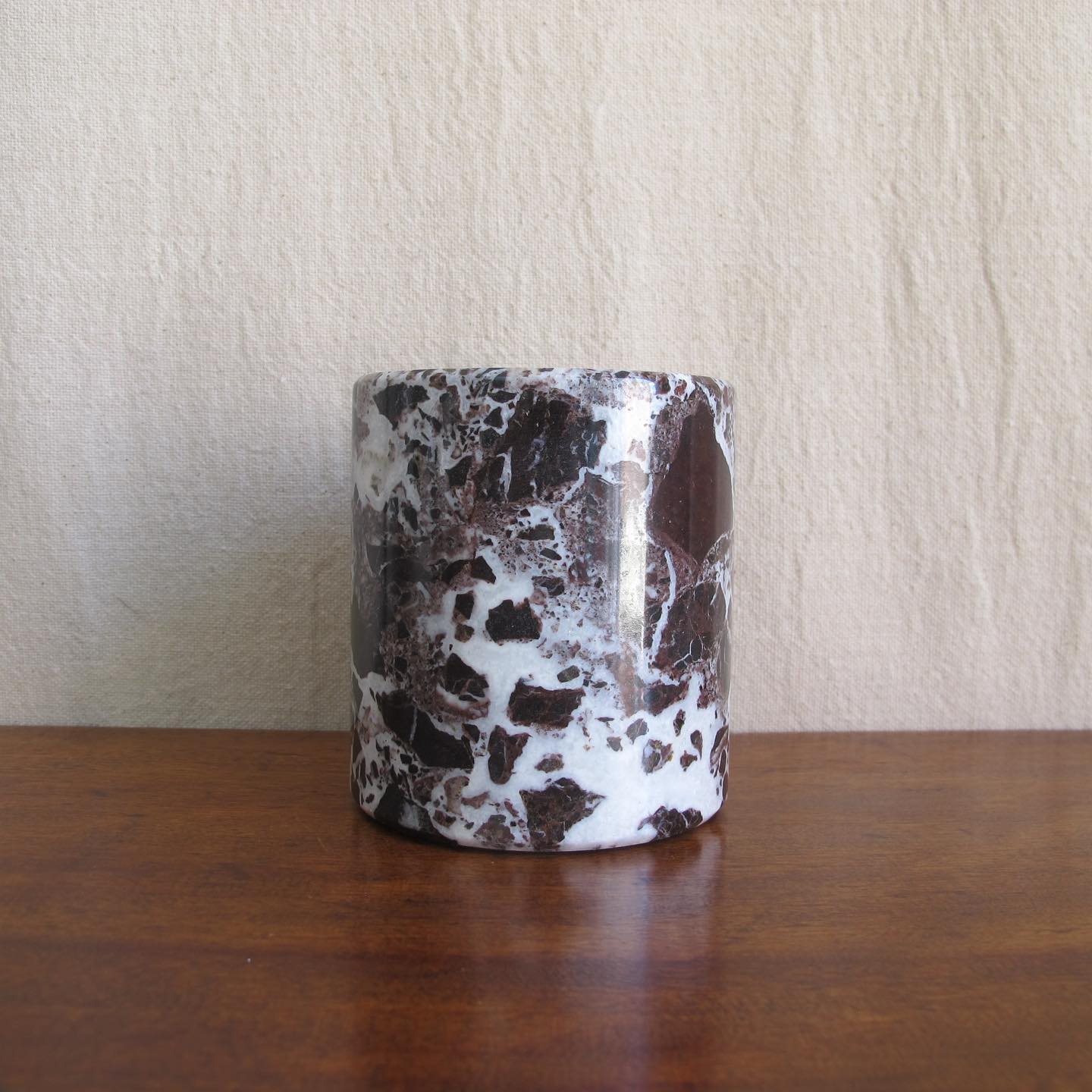 Marble vessel by DONGHIA of very fine specimen marble 1970s 1980s Angelo Donghia