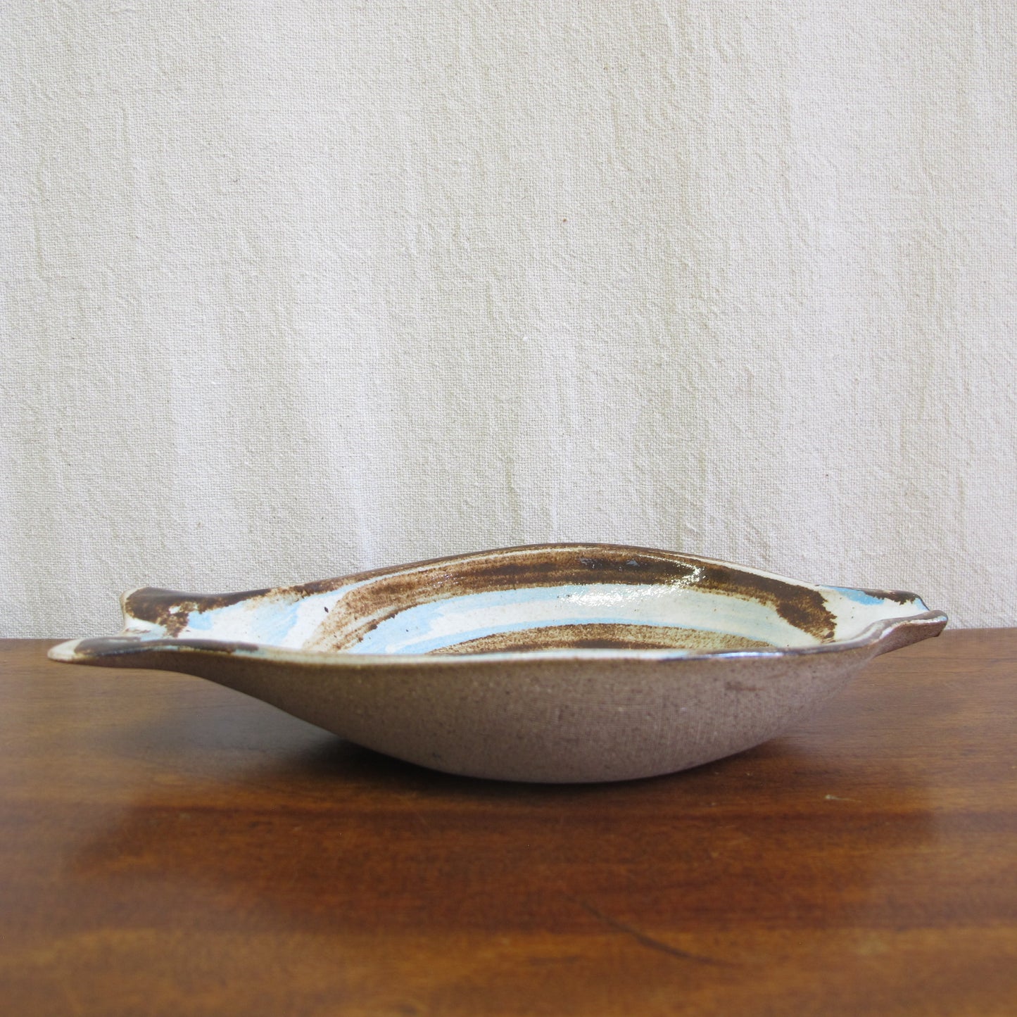 Marshall Studios Gordon and Jane Martz art pottery fish-form plate, c. 1950 1960