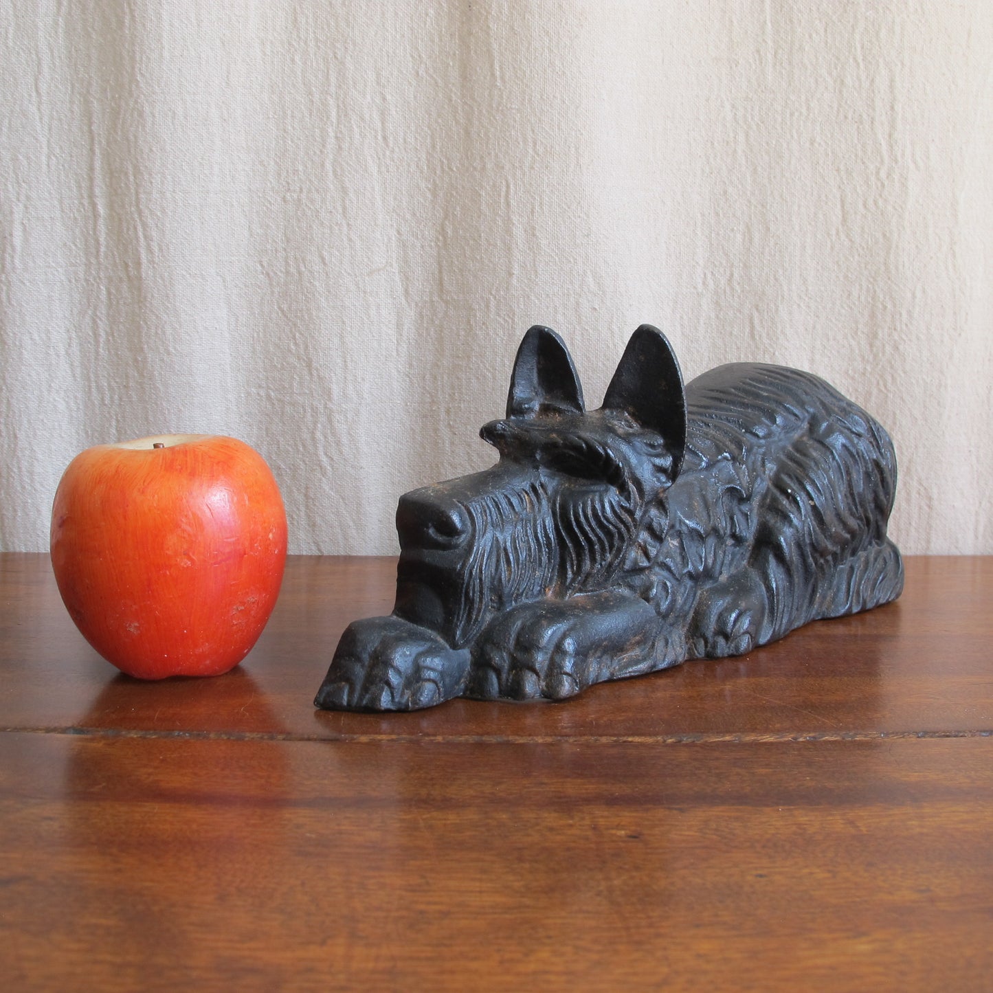 Recumbent Scottie cast iron dog doorstop, 1920 1930 vintage antique
