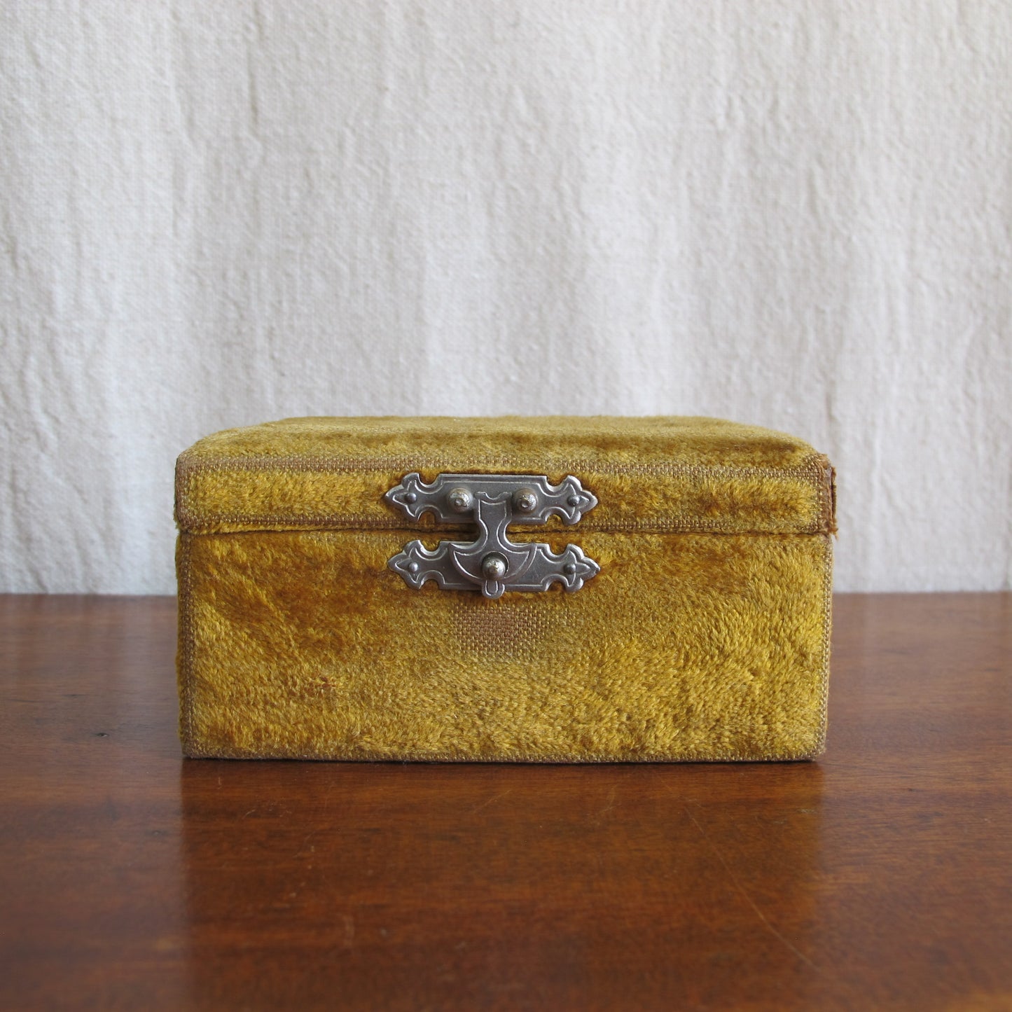 Box of Sorrows, velvet covered Victorian box filled with the notes and clippings of an unloved woman, an archive of misery, c. 1890 vintage antique