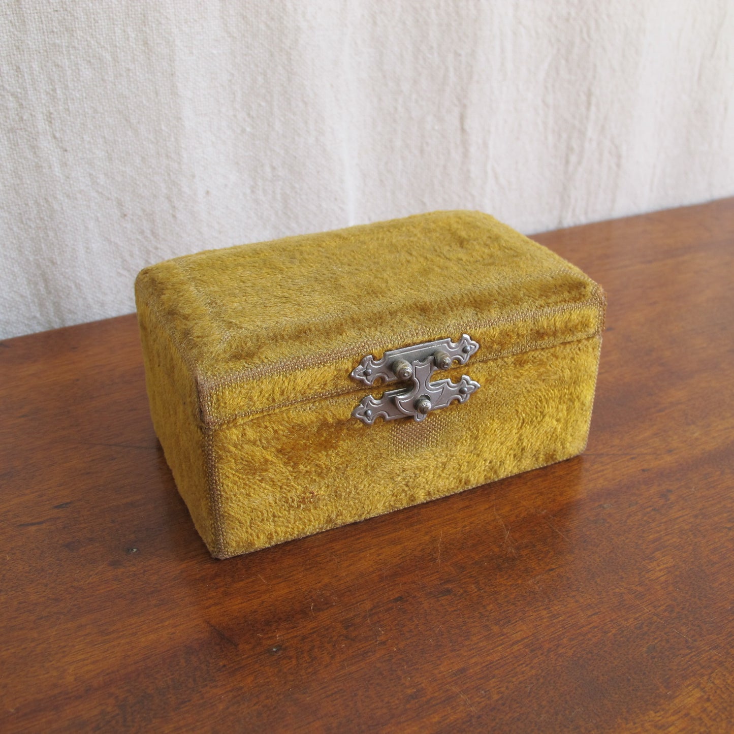 Box of Sorrows, velvet covered Victorian box filled with the notes and clippings of an unloved woman, an archive of misery, c. 1890 vintage antique
