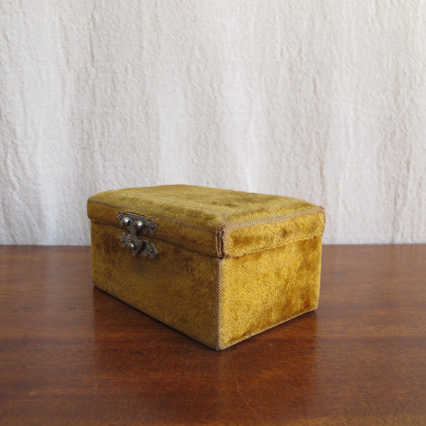 Box of Sorrows, velvet covered Victorian box filled with the notes and clippings of an unloved woman, an archive of misery, c. 1890 vintage antique