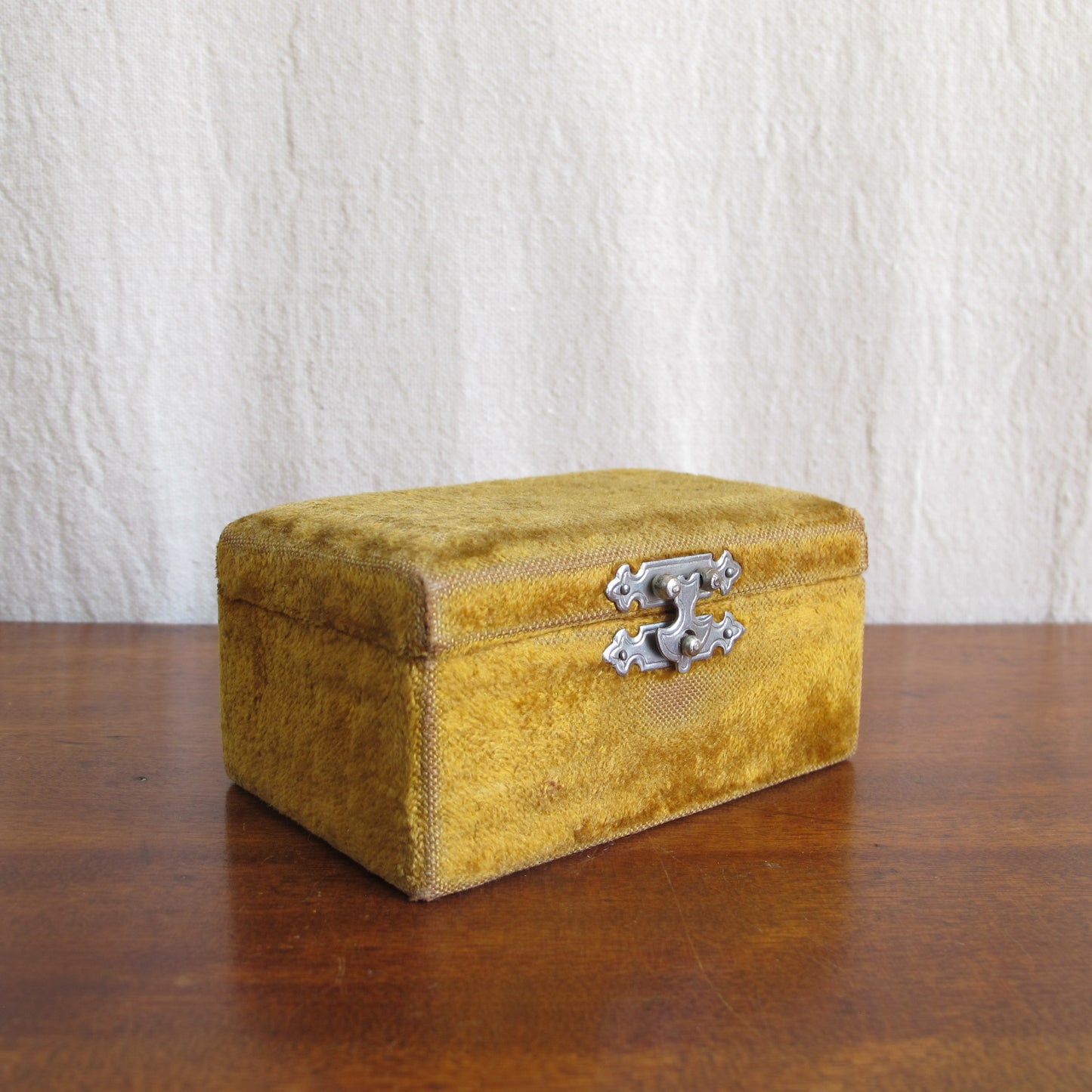 Box of Sorrows, velvet covered Victorian box filled with the notes and clippings of an unloved woman, an archive of misery, c. 1890 vintage antique