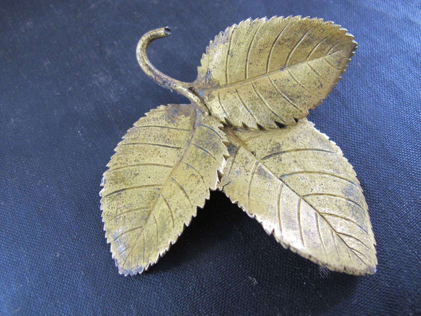 Sculpture Gilt Bronze Three Leaves Roses Victorian Finely Detailed 1850s 1800s