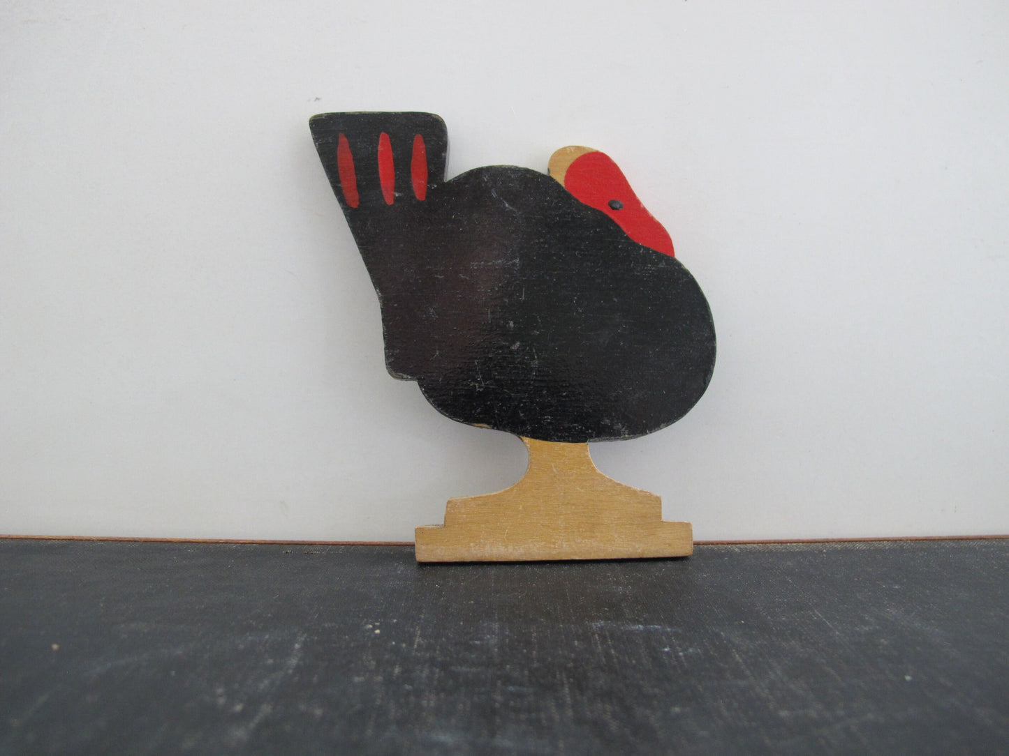 Catharine Chaytor's Jarrow Toys -- 12 animals / groups, 9 slotted stands