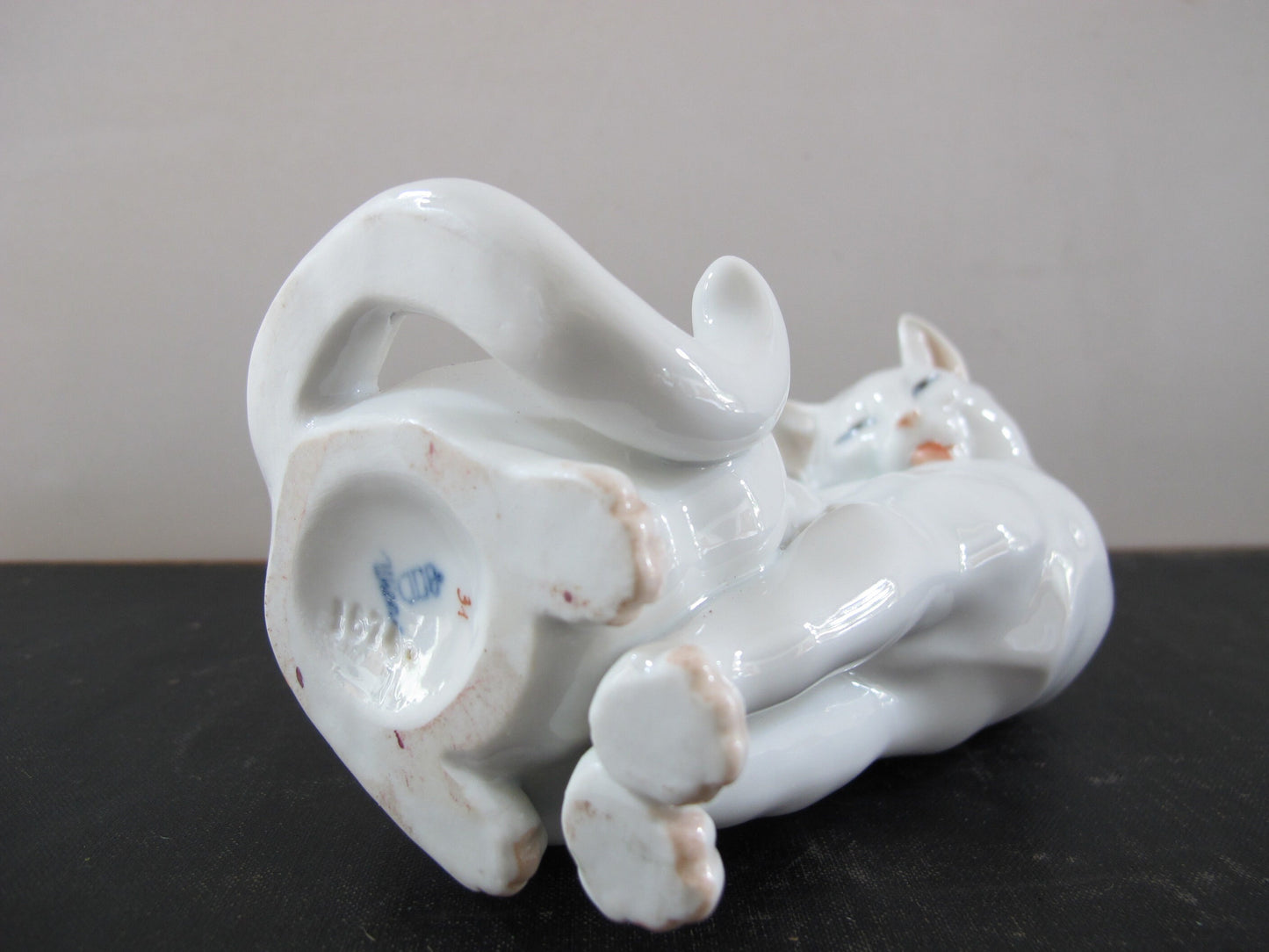 Cat Sculpture Royal Vienna Augarten of Austria White Porcelain Professor Robert Ullman 1934 1930s