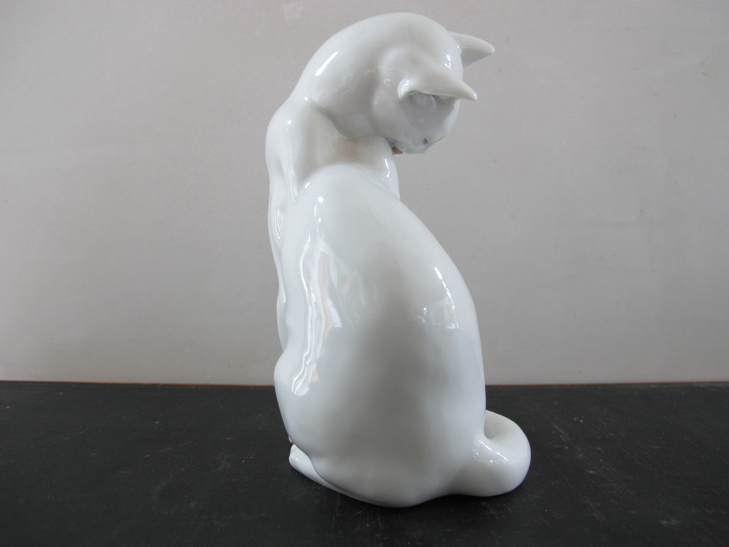 Cat Sculpture Royal Vienna Augarten of Austria White Porcelain Professor Robert Ullman 1934 1930s