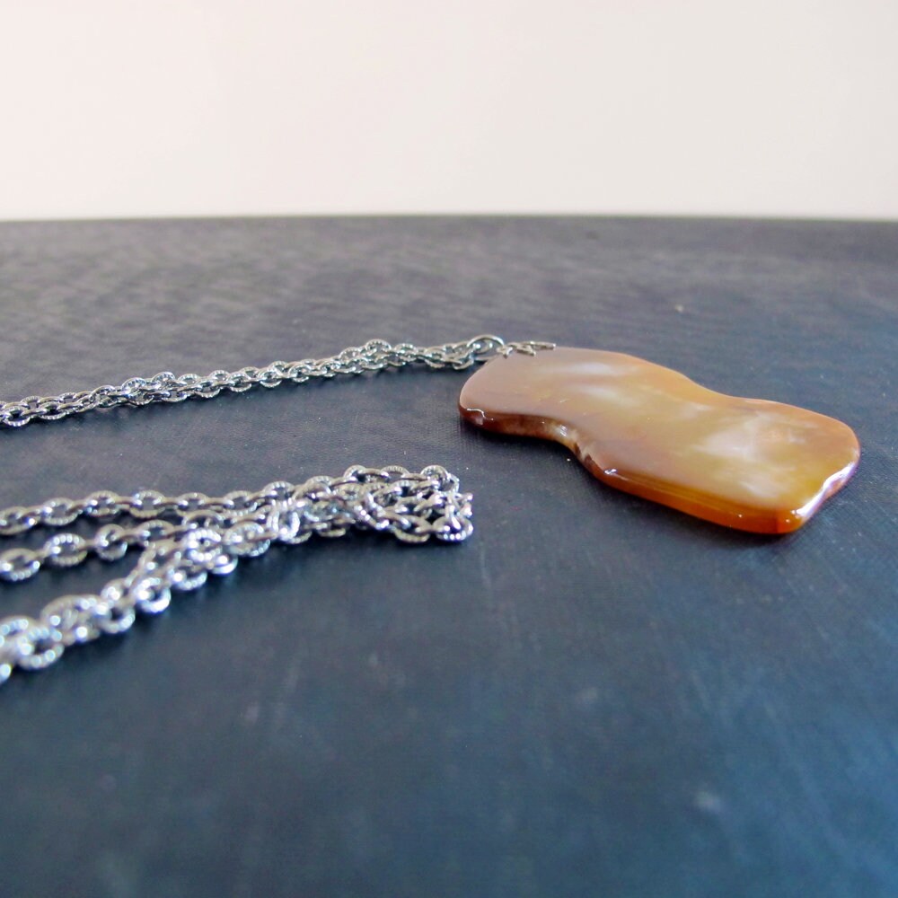 Agate Necklace Silvertone Costume Jewelry 1970s Setting Natural Undyed Color
