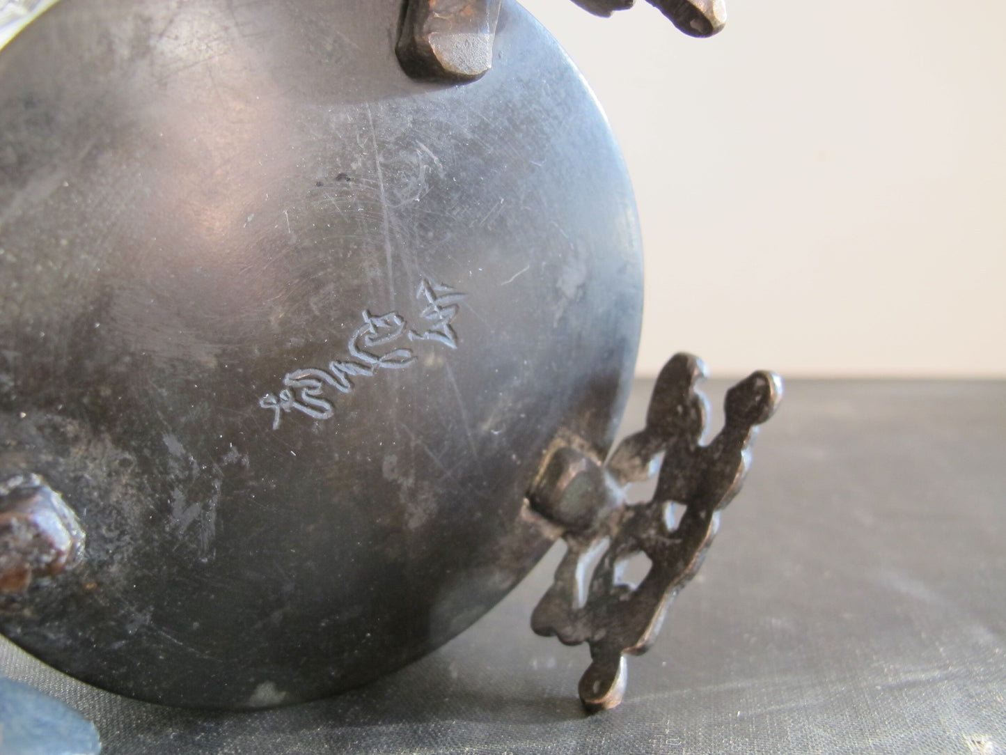 Chinese Antique Bronze Bowl Signed Marked Honorific Archaic Style Tripod Cloud Form Feet c. 1920