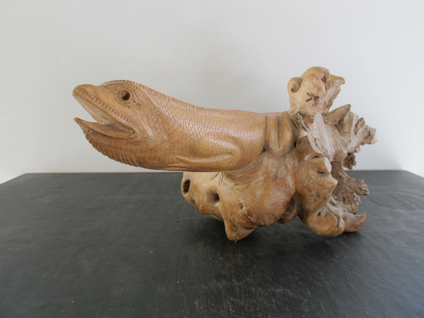 Carved Burl Wood Iguana Lizard Folk Art c. 1950 1960 Hand Carved Throughout