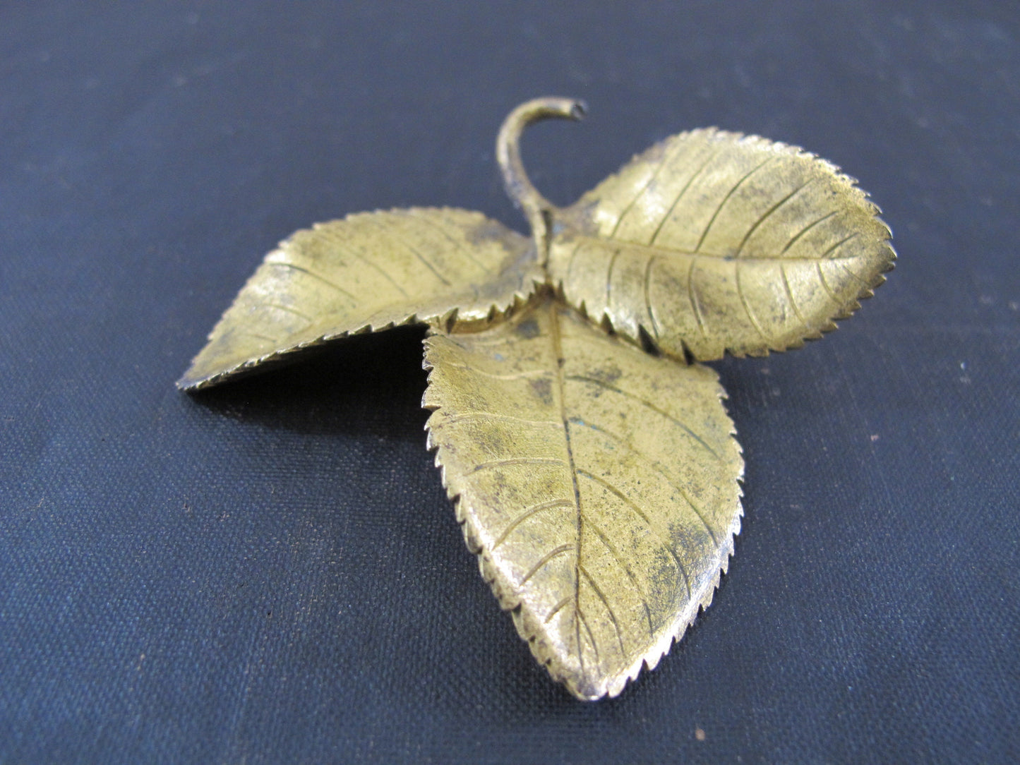 Sculpture Gilt Bronze Three Leaves Roses Victorian Finely Detailed 1850s 1800s