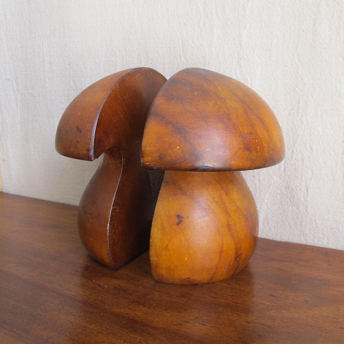 Large mushroom or toadstool form Italian alabaster bookends, c. 1950s 1960s
