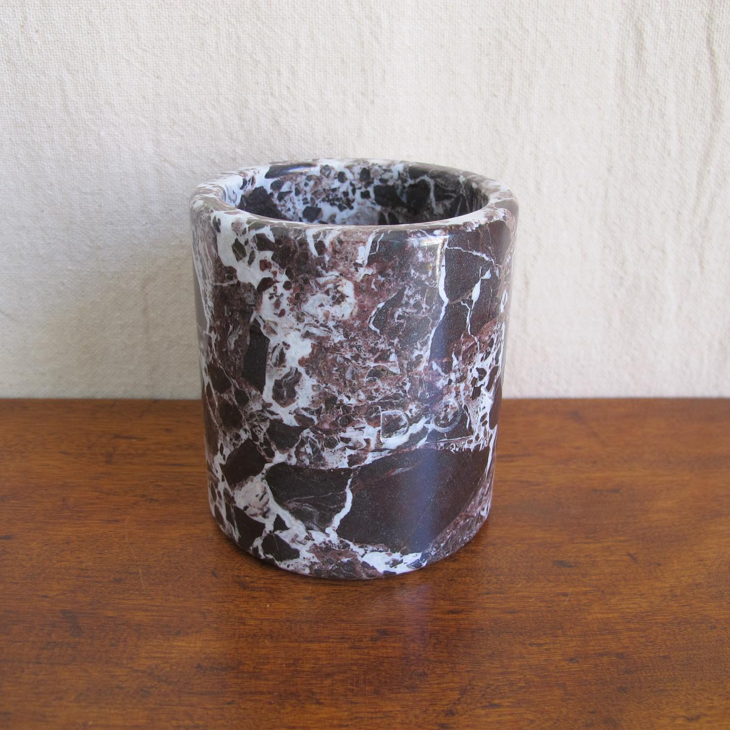 Marble vessel by DONGHIA of very fine specimen marble 1970s 1980s Angelo Donghia