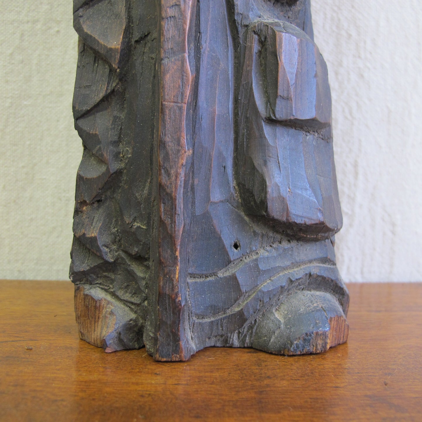 Rustic Southwest santos in desert wood, possibly some sort of cedar, depicting St. James with his scallop shell, of unknown age, 1700s 1800s