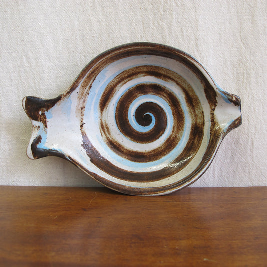 Marshall Studios / Gordon and Jane Martz art pottery fish-form plate, c. 1950 1960, original tag