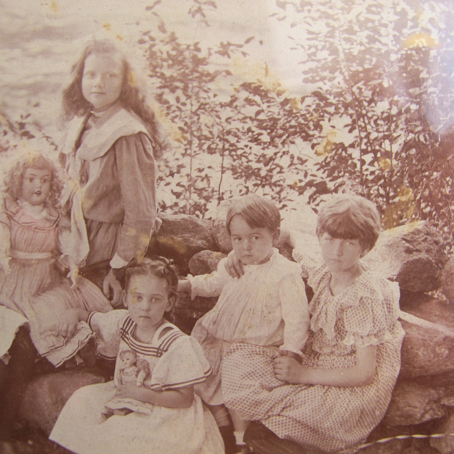 Portrait photograph of six children with their dolls, titled and dated 'Jefferson 1901,' by Merill Muir of Worcester, MA victorian edwardian antique vintage