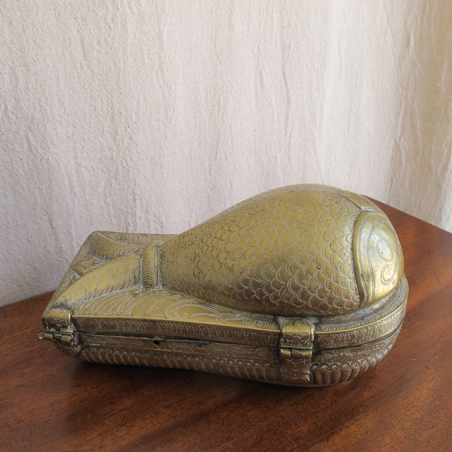 Indian betel nut lime paste box in chased and engraved brass in the form of a fish, early 19th century, vintage antique