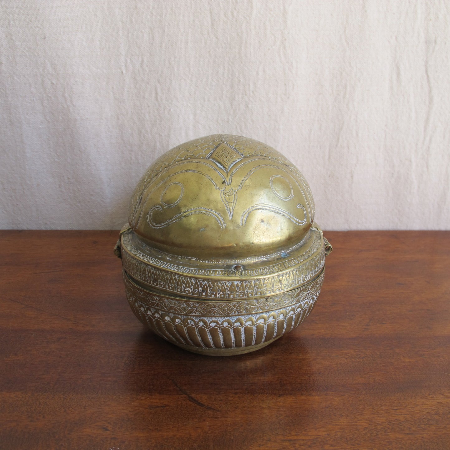 Indian betel nut lime paste box in chased and engraved brass in the form of a fish, early 19th century, vintage antique