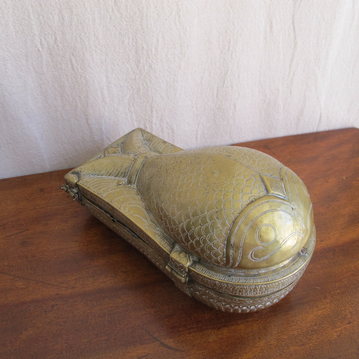 Indian betel nut lime paste box in chased and engraved brass in the form of a fish, early 19th century, vintage antique