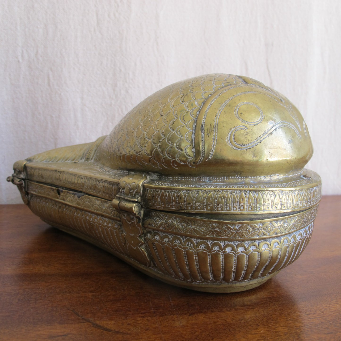 Indian betel nut lime paste box in chased and engraved brass in the form of a fish, early 19th century, vintage antique