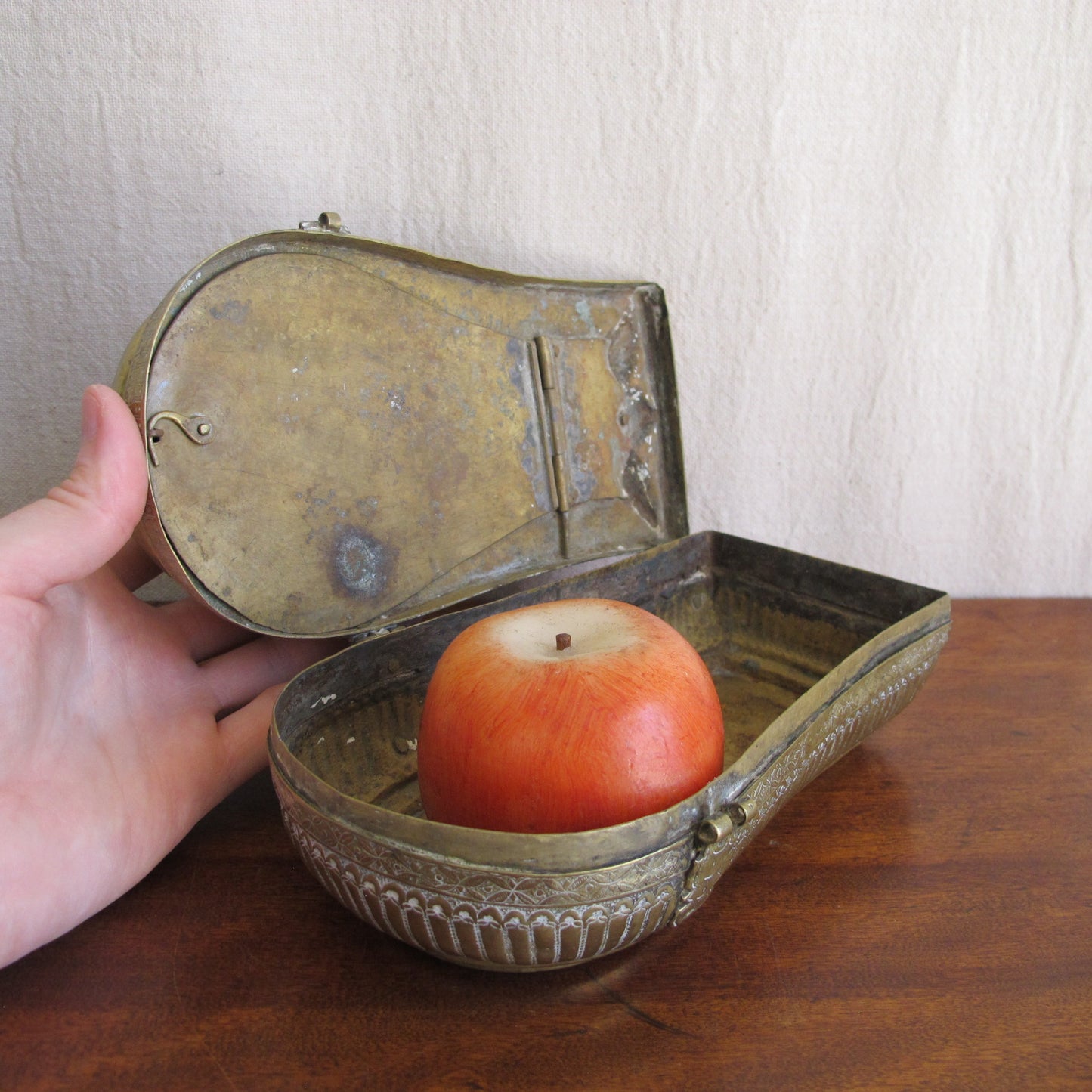 Indian betel nut lime paste box in chased and engraved brass in the form of a fish, early 19th century, vintage antique