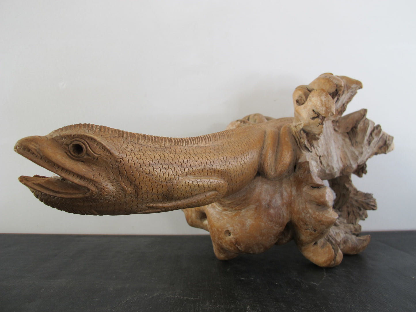 Carved Burl Wood Iguana Lizard Folk Art c. 1950 1960 Hand Carved Throughout