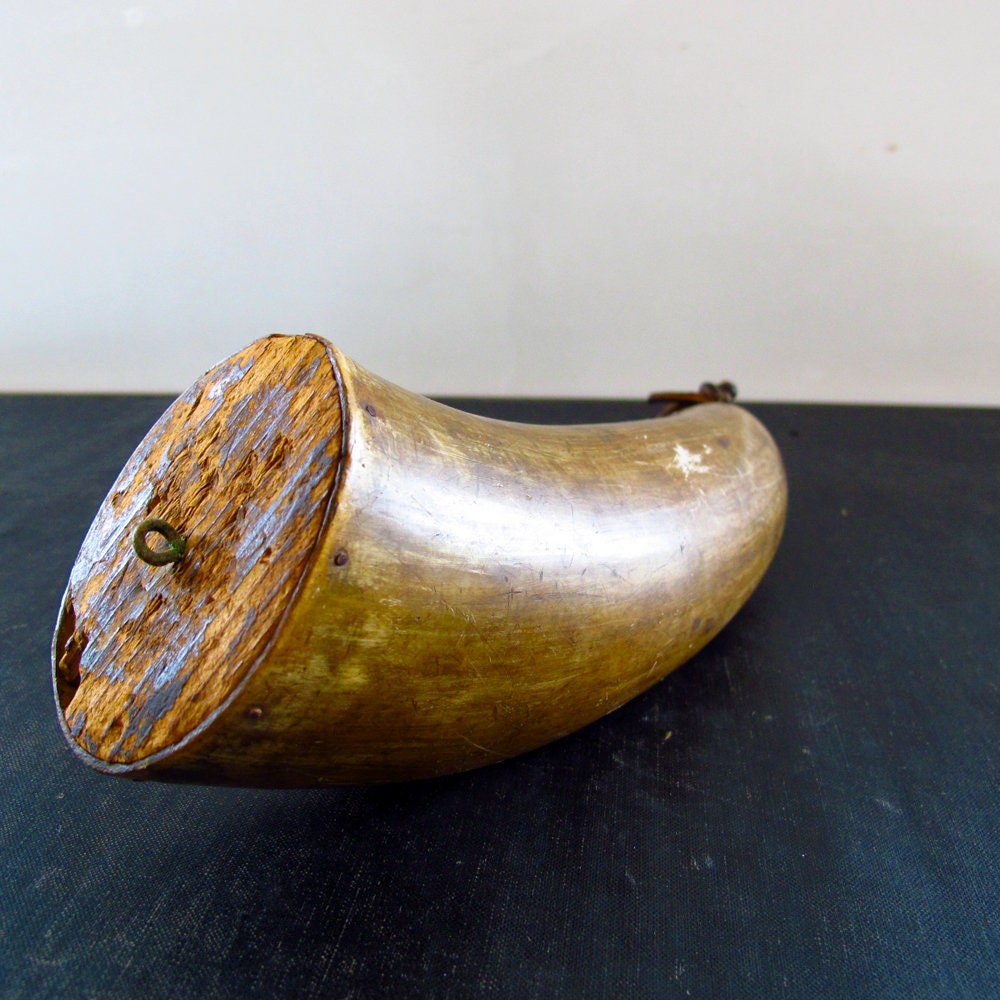 Powder Horn Large Early 19th Century c. 1800 American