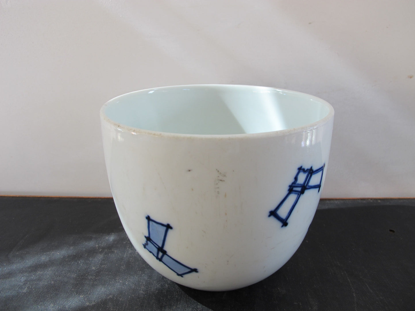 Bowl Chinese Four Character Mark Chevron Pattern Blue and White 19th Century 1800s
