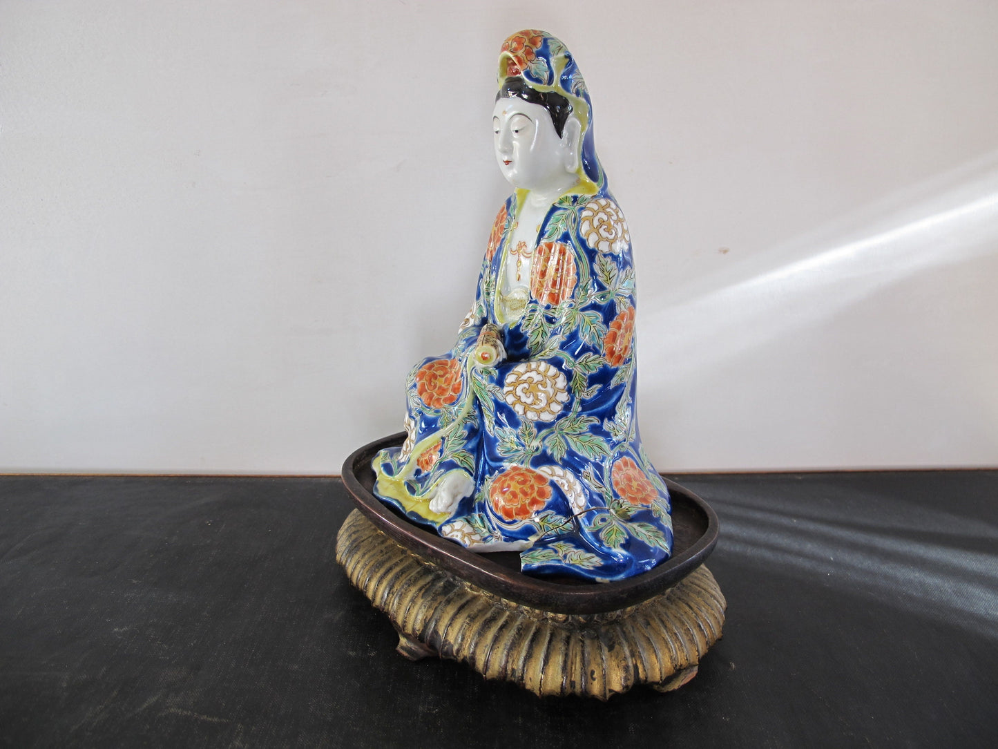 Statuette Guanyin Famille Bleu Chinese Polychrome Buddhist Bodhisattva Porcelain c. 1900 on Lotus Stand Skinner Auctioneers Tag Precommunist