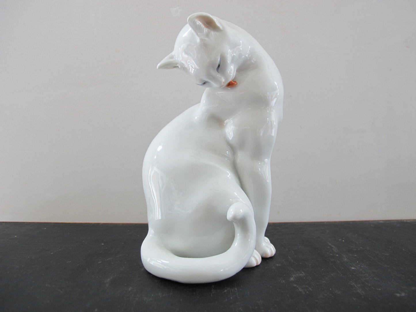 Cat Sculpture Royal Vienna Augarten of Austria White Porcelain Professor Robert Ullman 1934 1930s