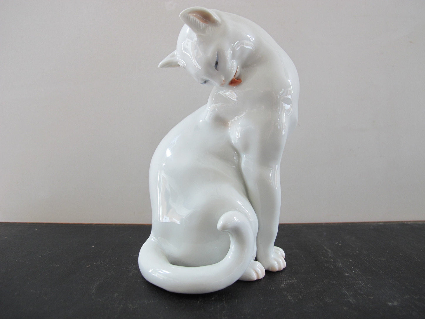 Cat Sculpture Royal Vienna Augarten of Austria White Porcelain Professor Robert Ullman 1934 1930s